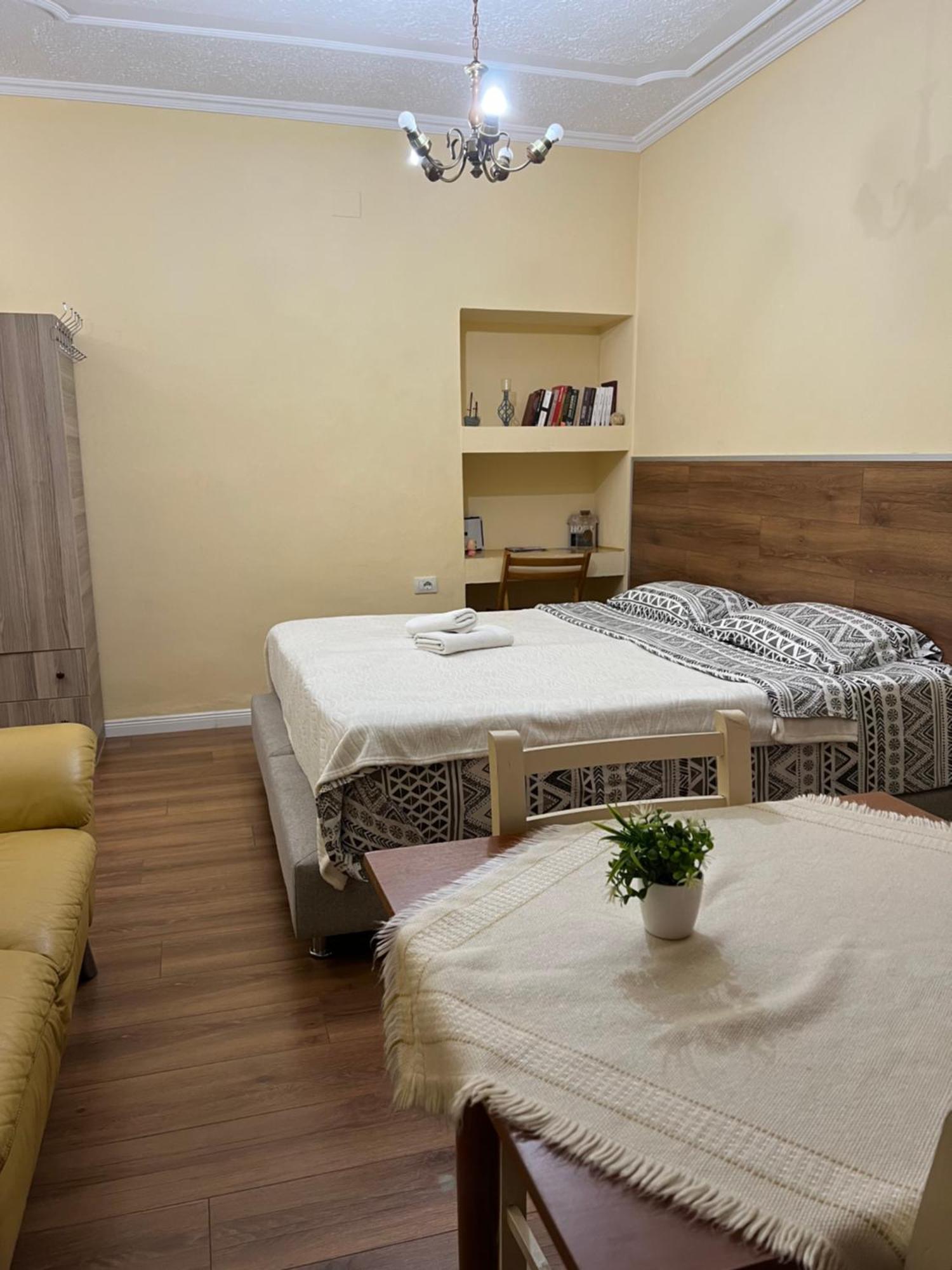 Alle'S M Shyri Studio Apartment Tiranë Eksteriør bilde
